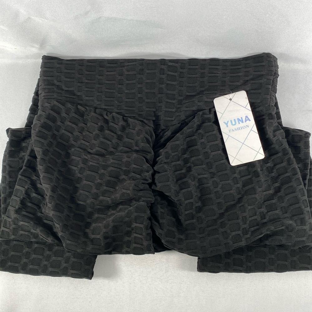 Yuna Fashion Women's Black Textured High-Waist Leggings